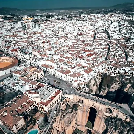 Real 8 Luxury Free Wifi Ronda