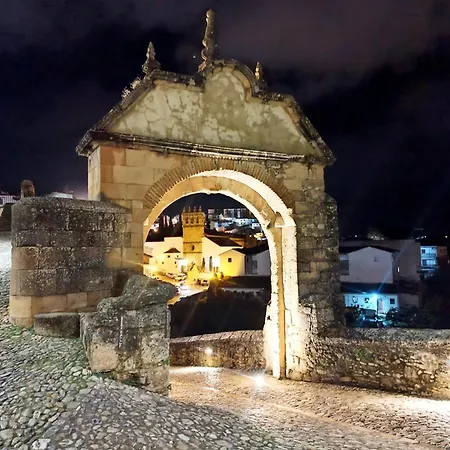 Real 8 Luxury Free Wifi *