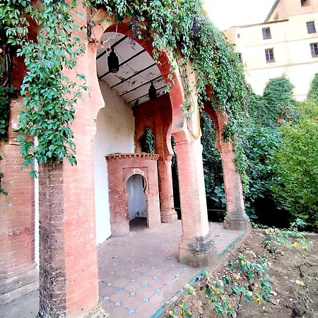 Real 8 Luxury Free Wifi