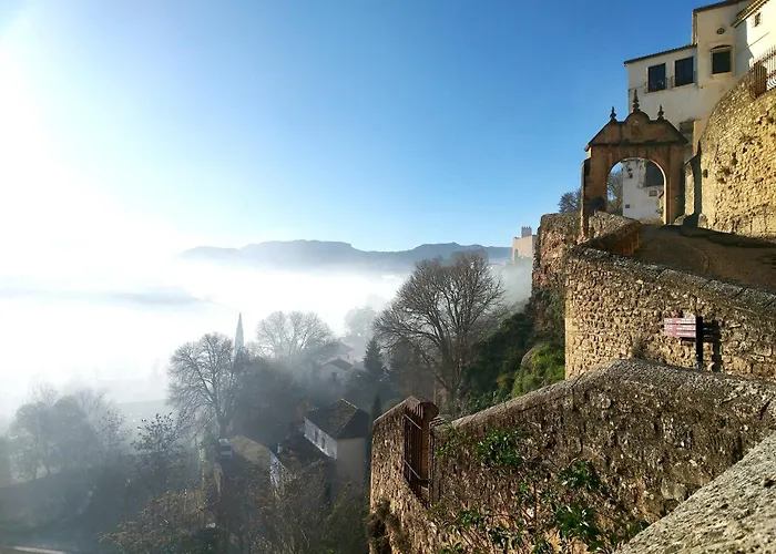 Real 8 Luxury Free Wifi *