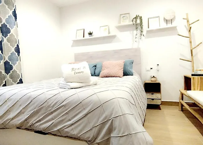 Real 8 Luxury Free Wifi *