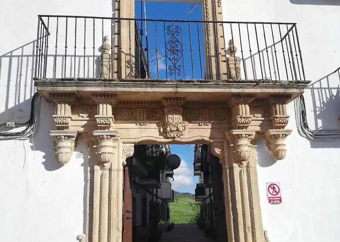 Real 8 Luxury Free Wifi *